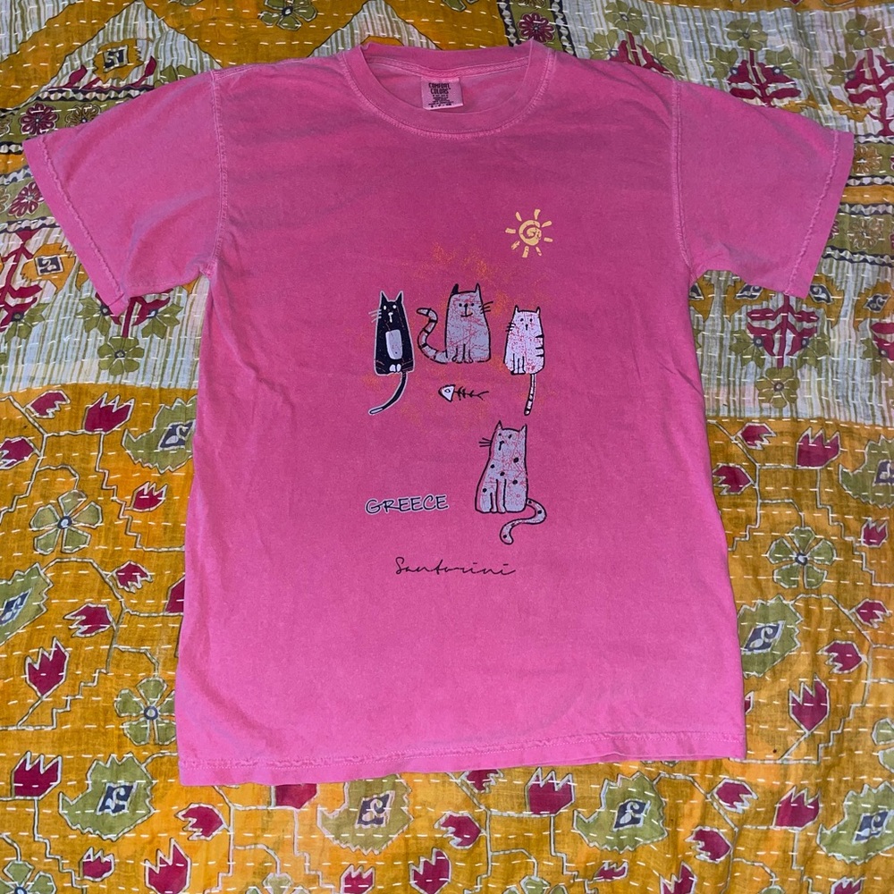 Santorini, Greece pink cat t-shirt size S.